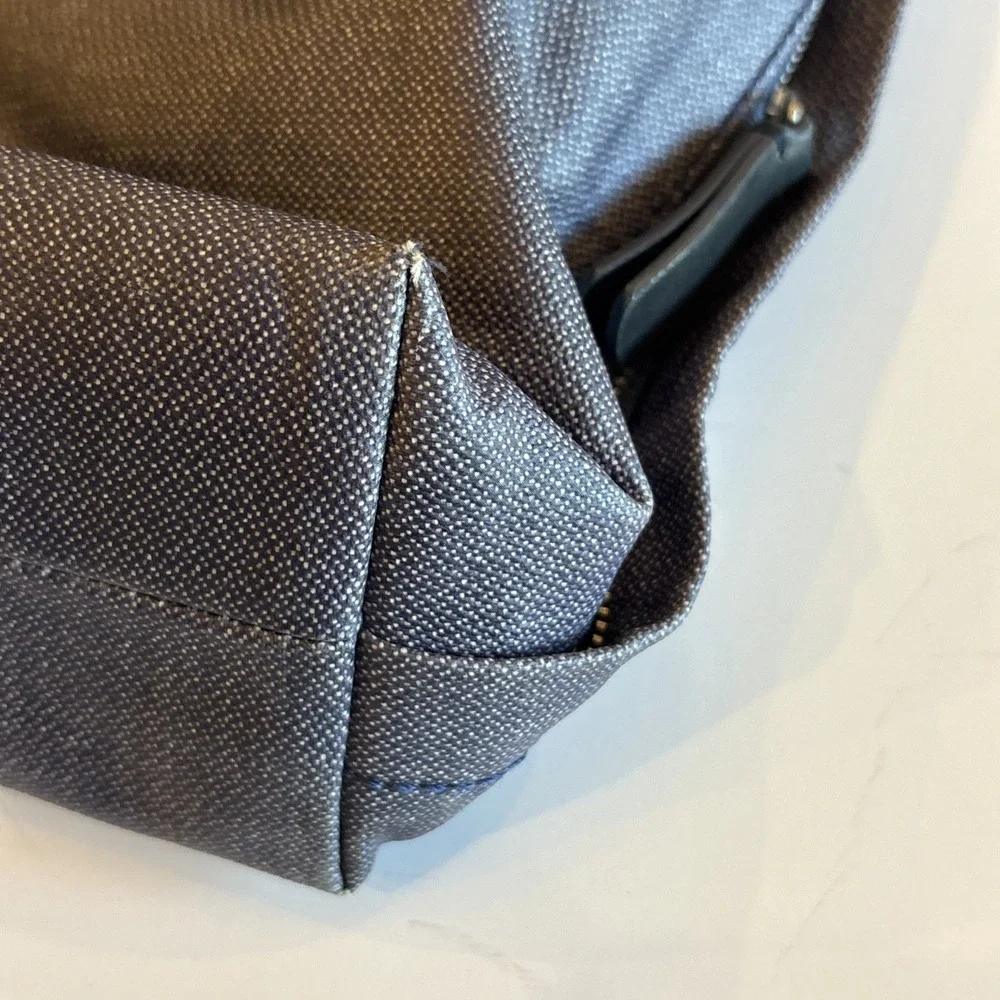 Skagen Eric Messenger Bag Heathered Navy Nylon‎ Leather Trim Large Zippers